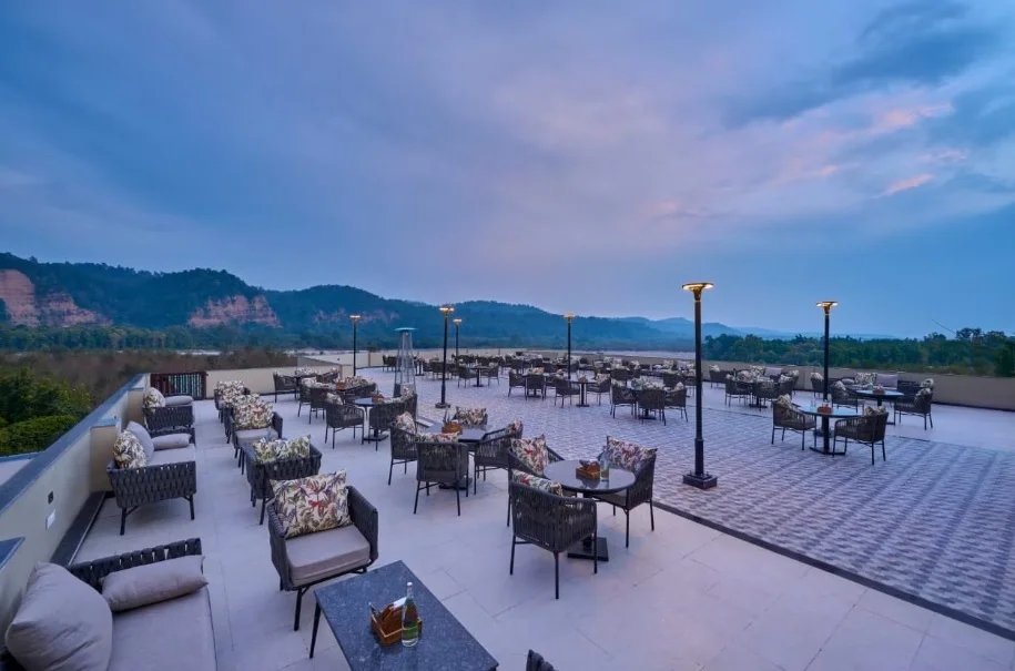 ABN Sarovar Portico, Jim Corbett Dhikuli — Terrace dining